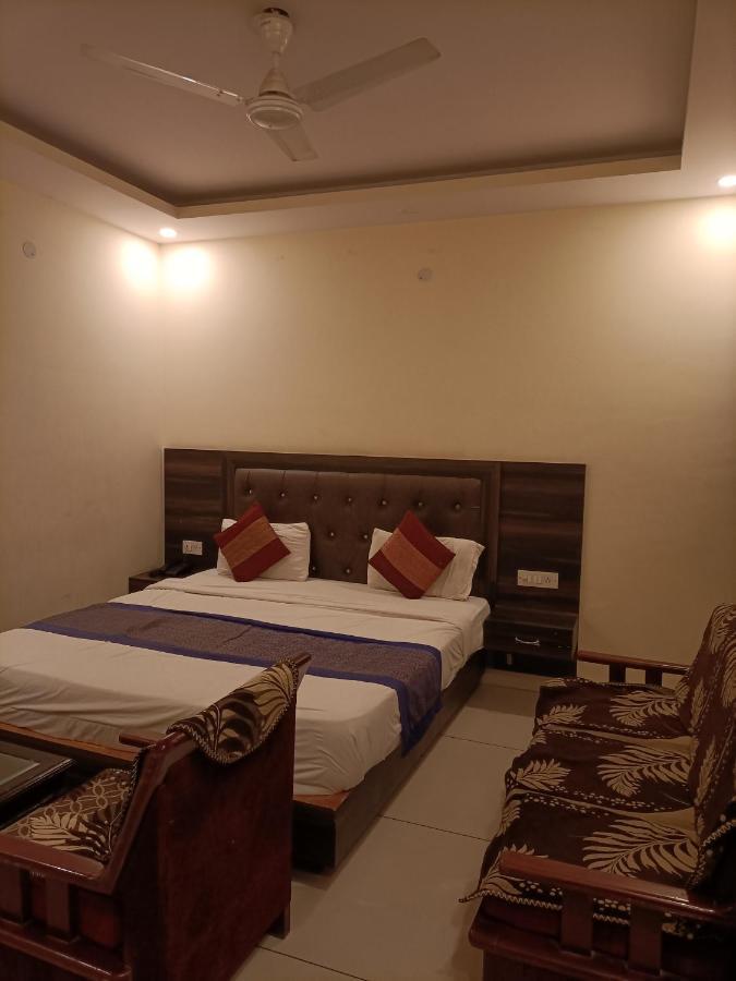 Hotel Aerotech Near Igi Airport ニューデリー エクステリア 写真