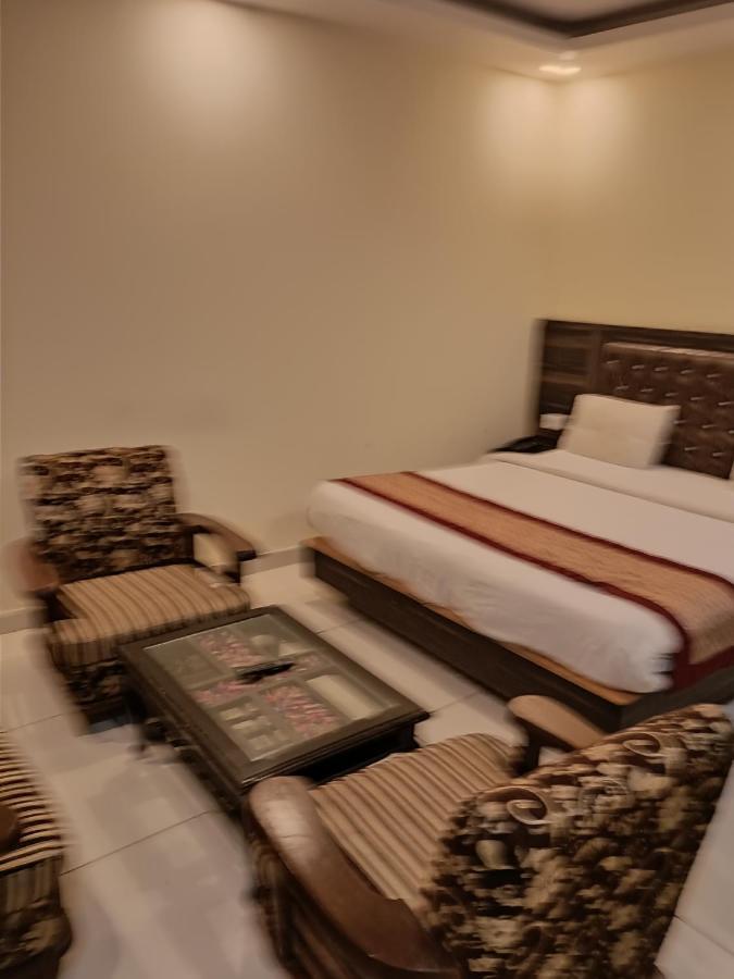 Hotel Aerotech Near Igi Airport ニューデリー エクステリア 写真