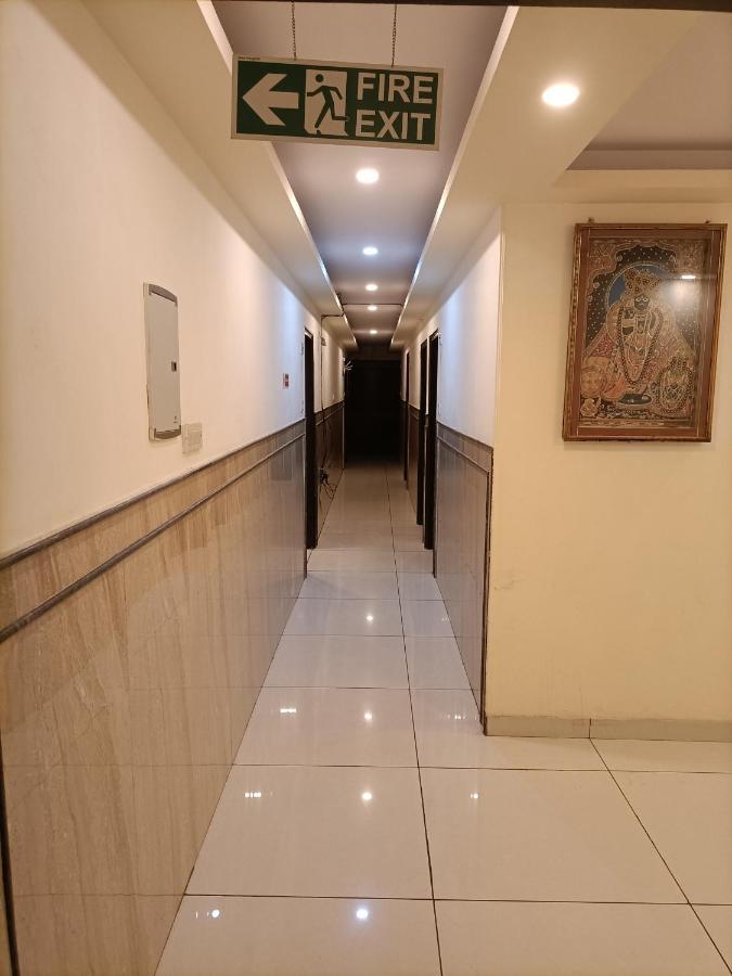 Hotel Aerotech Near Igi Airport ニューデリー エクステリア 写真