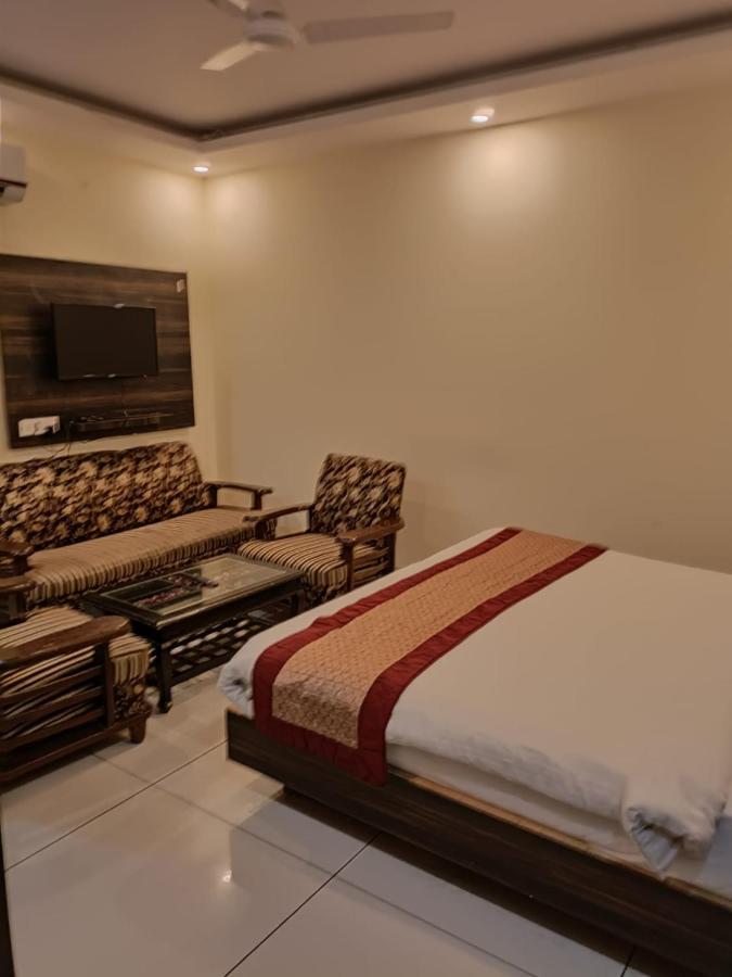 Hotel Aerotech Near Igi Airport ニューデリー エクステリア 写真