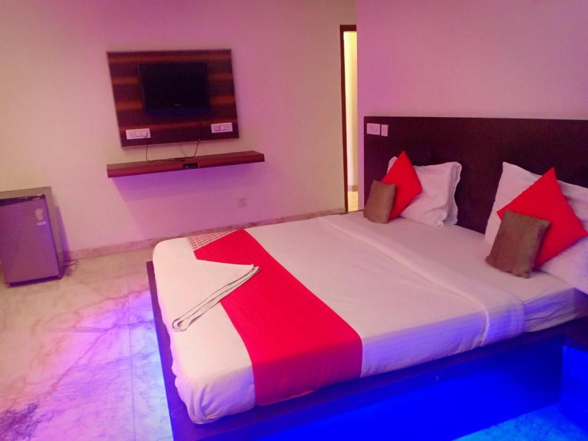 Hotel Aerotech Near Igi Airport ニューデリー エクステリア 写真