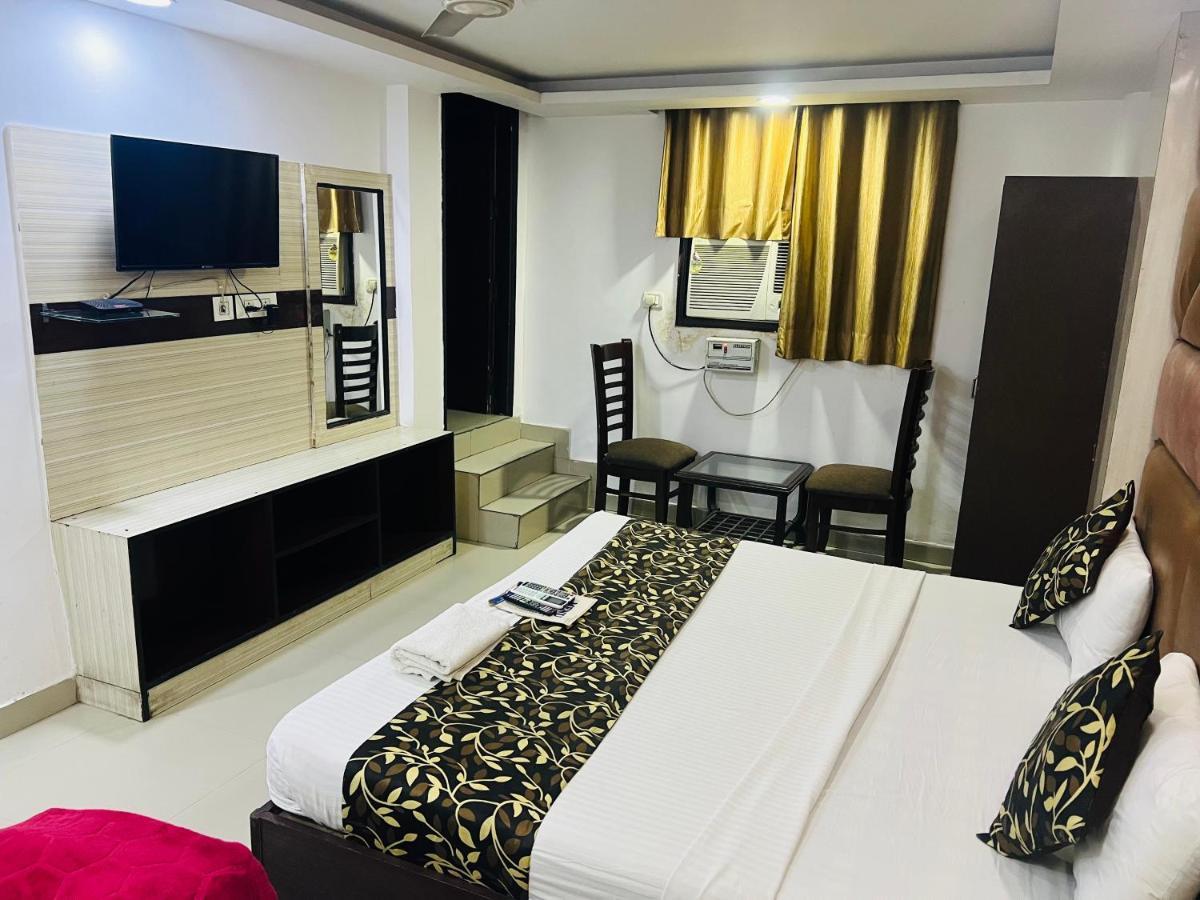 Hotel Aerotech Near Igi Airport ニューデリー エクステリア 写真