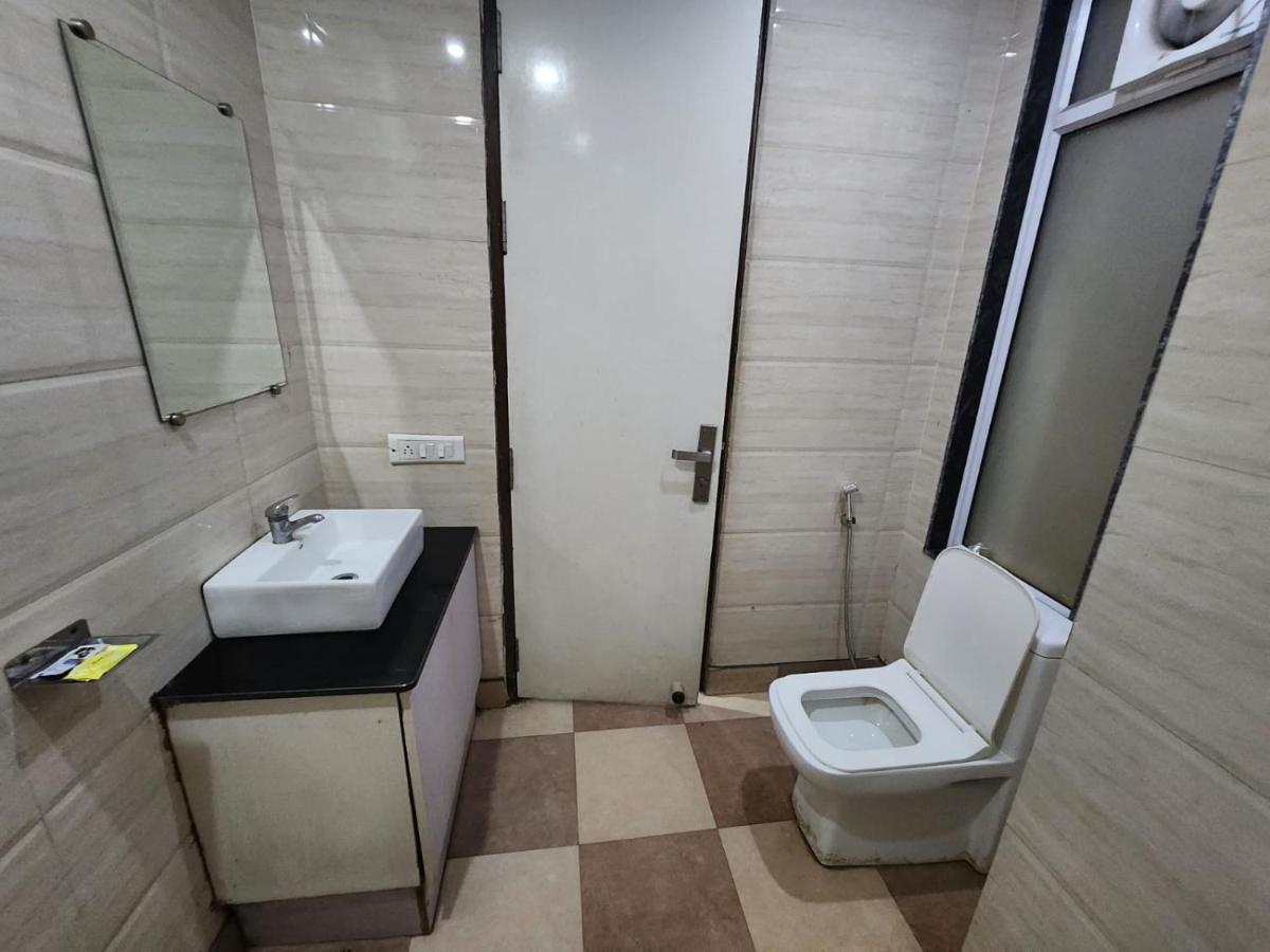 Hotel Aerotech Near Igi Airport ニューデリー エクステリア 写真
